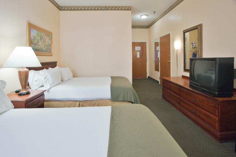 Holiday Inn Express - Plymouth, An Ihg Hotel מראה חיצוני תמונה